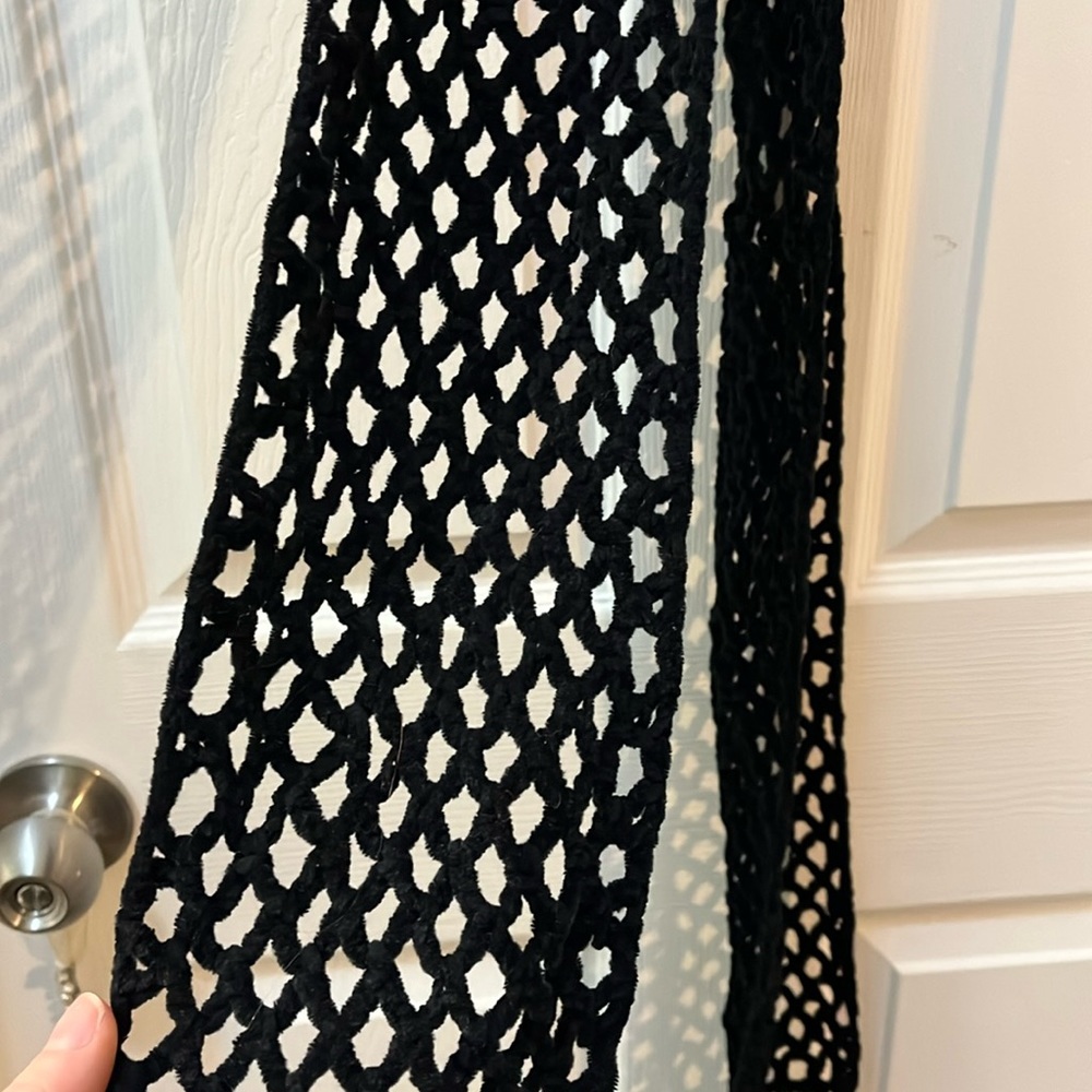 Velvet fishnet scarf